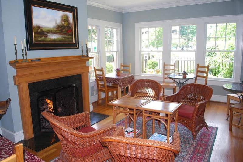 The University Inn At Emory Druid Hills Ngoại thất bức ảnh